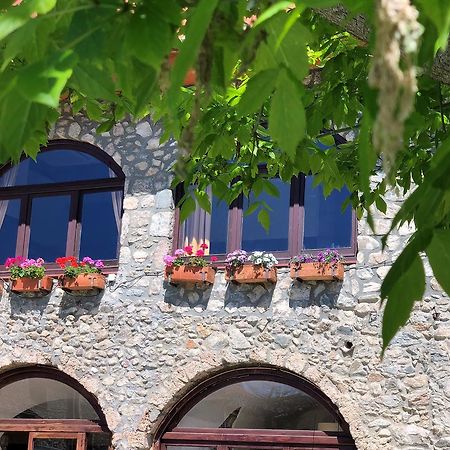 Hotel La Fonda Dels Pirineus Maçanet de Cabrenys Екстериор снимка