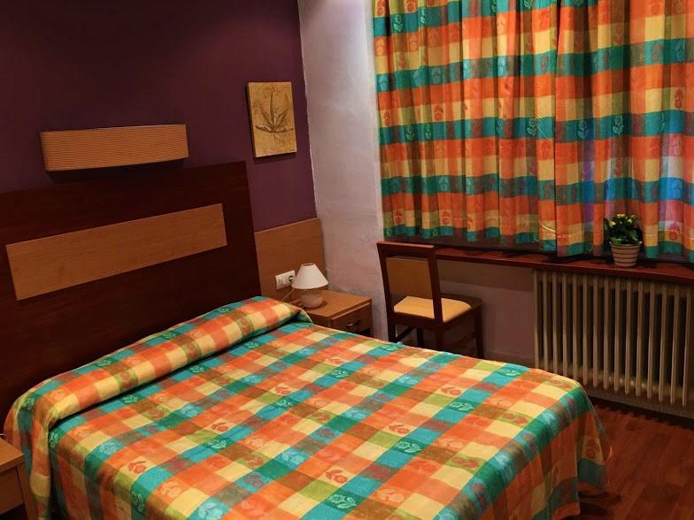 Hotel La Fonda Dels Pirineus Maçanet de Cabrenys Екстериор снимка
