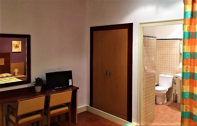 Hotel La Fonda Dels Pirineus Maçanet de Cabrenys Екстериор снимка